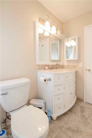 1452 GRANADA AVENUE, Corona, CA 92878