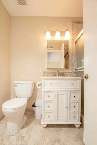 1452 GRANADA AVENUE, Corona, CA 92878