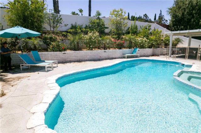 1452 GRANADA AVENUE, Corona, CA 92878