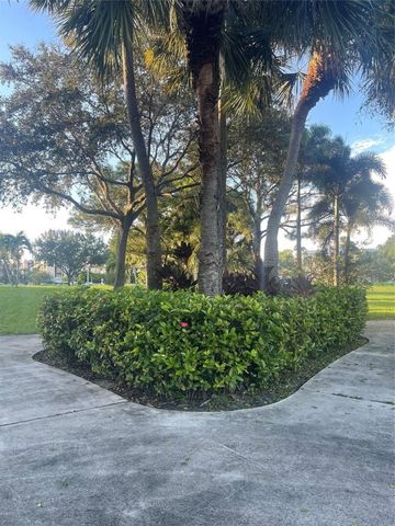 6300 S Falls Circle Drive 412, Lauderhill, FL 33319