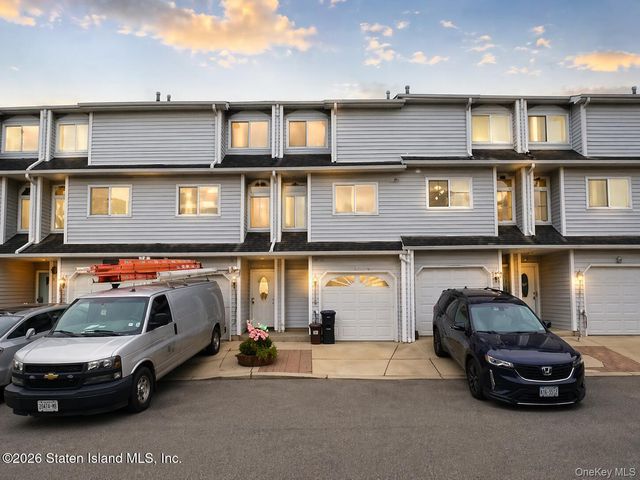 41 Simmons Loop, Staten Island, NY 10314