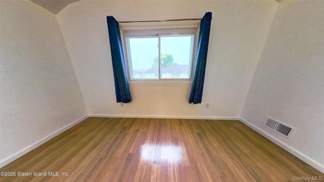 41 Simmons Loop, Staten Island, NY 10314