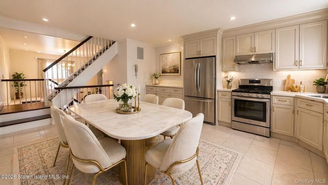 41 Simmons Loop, Staten Island, NY 10314