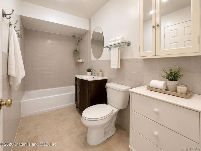 41 Simmons Loop, Staten Island, NY 10314
