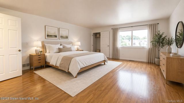 41 Simmons Loop, Staten Island, NY 10314