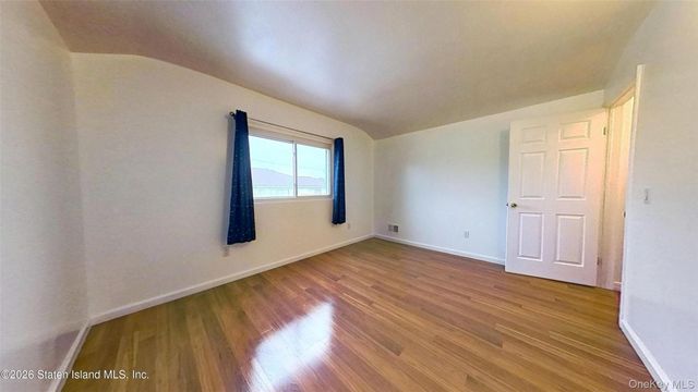 41 Simmons Loop, Staten Island, NY 10314