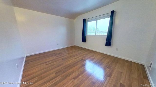 41 Simmons Loop, Staten Island, NY 10314
