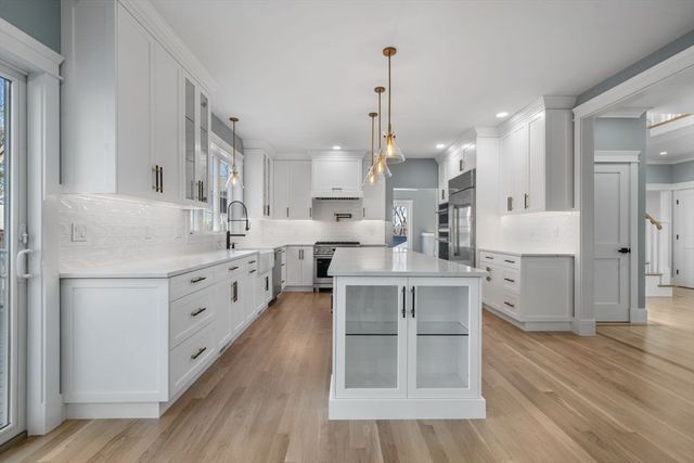 1A Highland Way, Burlington, MA 01803