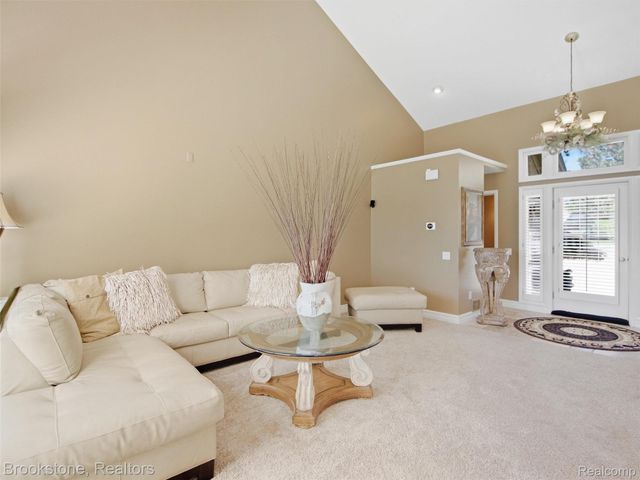 2613 Cove Bay Drive, Waterford Charter Township, MI 48329