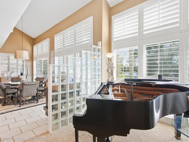 2613 Cove Bay Drive, Waterford Charter Township, MI 48329