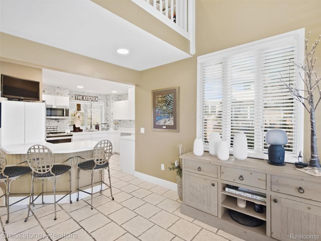 2613 Cove Bay Drive, Waterford Charter Township, MI 48329