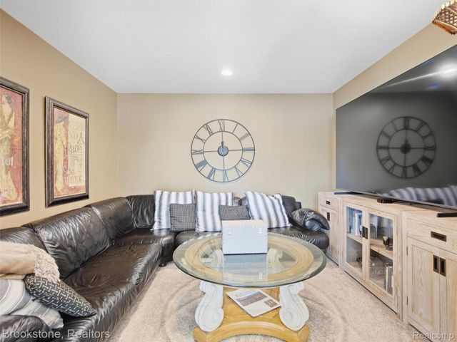 2613 Cove Bay Drive, Waterford Charter Township, MI 48329