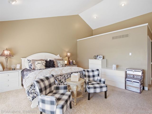 2613 Cove Bay Drive, Waterford Charter Township, MI 48329