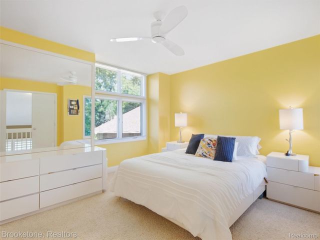 2613 Cove Bay Drive, Waterford Charter Township, MI 48329