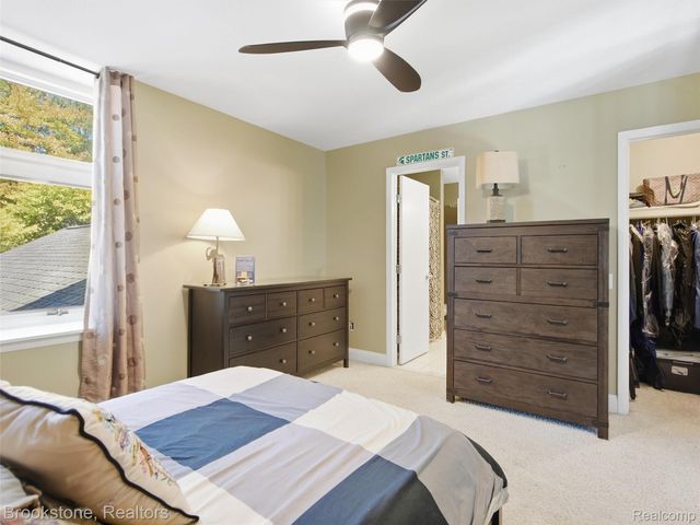 2613 Cove Bay Drive, Waterford Charter Township, MI 48329