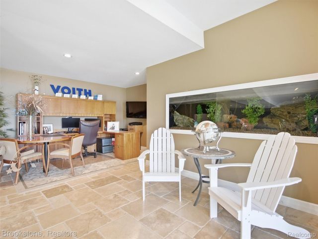 2613 Cove Bay Drive, Waterford Charter Township, MI 48329