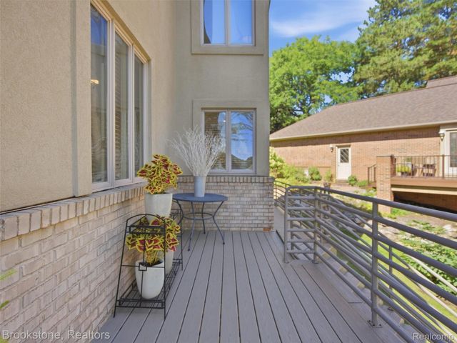 2613 Cove Bay Drive, Waterford Charter Township, MI 48329