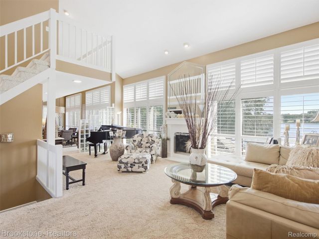 2613 Cove Bay Drive, Waterford Charter Township, MI 48329
