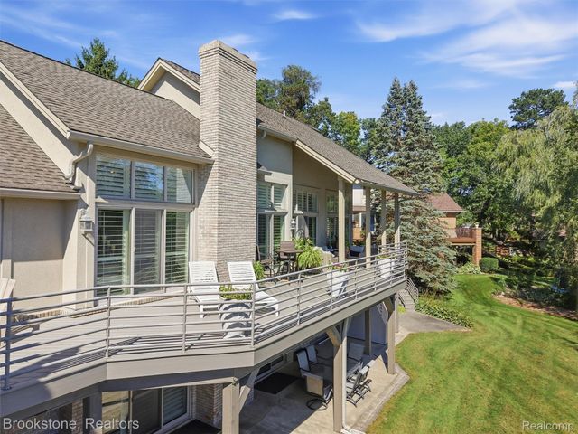 2613 Cove Bay Drive, Waterford Charter Township, MI 48329