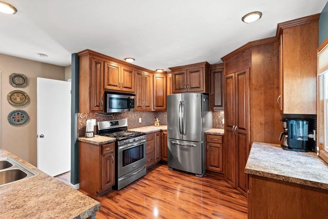 703 HARRISON STREET, Green Bay, WI 54303