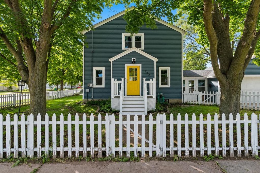 703 HARRISON STREET, Green Bay, WI 54303