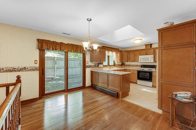 13007 S Oak Park Avenue, Palos Heights, IL 60463