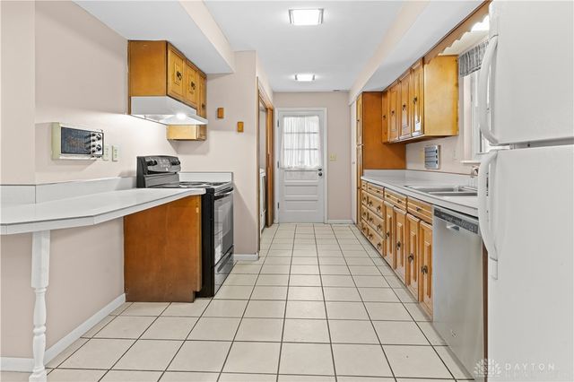 61 Lynn Rae Circle, Dayton, OH 45458