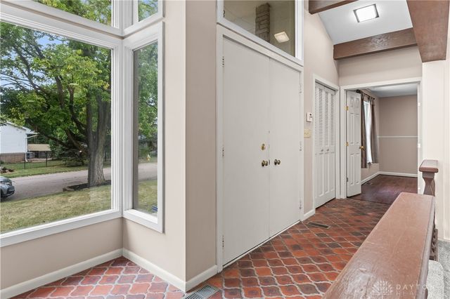 61 Lynn Rae Circle, Dayton, OH 45458