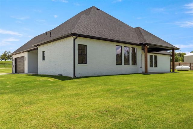 2884 Springridge Road, Guthrie, OK 73044