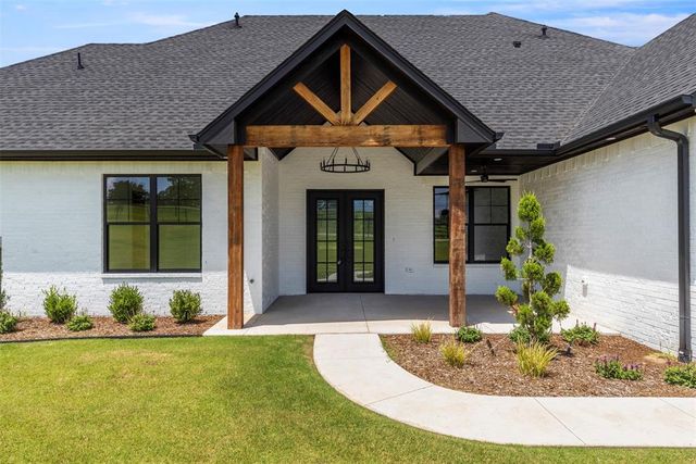 2884 Springridge Road, Guthrie, OK 73044