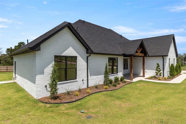 2884 Springridge Road, Guthrie, OK 73044