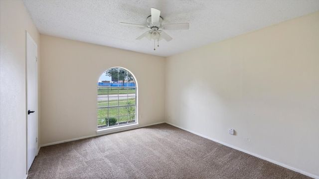 2102 E Timberview Lane, Arlington, TX 76014