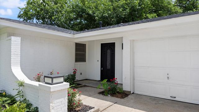 2102 E Timberview Lane, Arlington, TX 76014