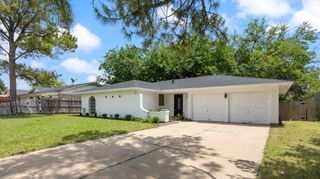 2102 E Timberview Lane, Arlington, TX 76014