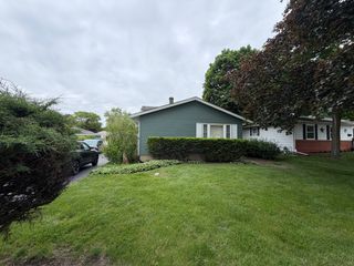 2203 Kirchoff Road, Rolling Meadows, IL 60008