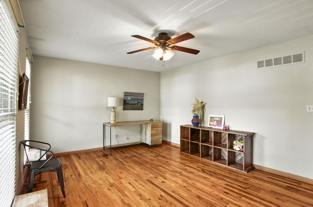8 E ALHAMBRA DR, Columbia, MO 65203
