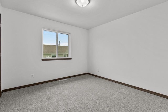 505 FOUNDERS WAY, Little Chute, WI 54140