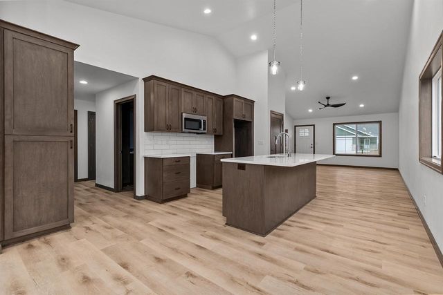 505 FOUNDERS WAY, Little Chute, WI 54140