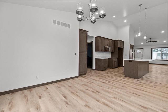 505 FOUNDERS WAY, Little Chute, WI 54140