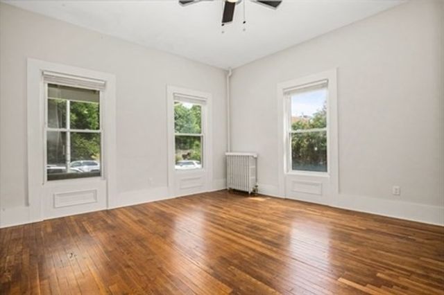 35 Oak Ave 1, Worcester, MA 01605