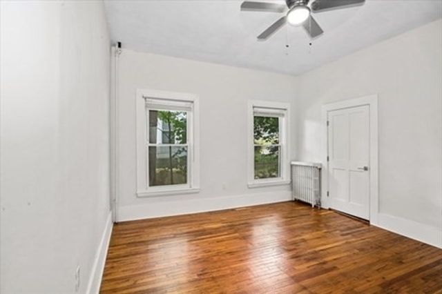 35 Oak Ave 1, Worcester, MA 01605