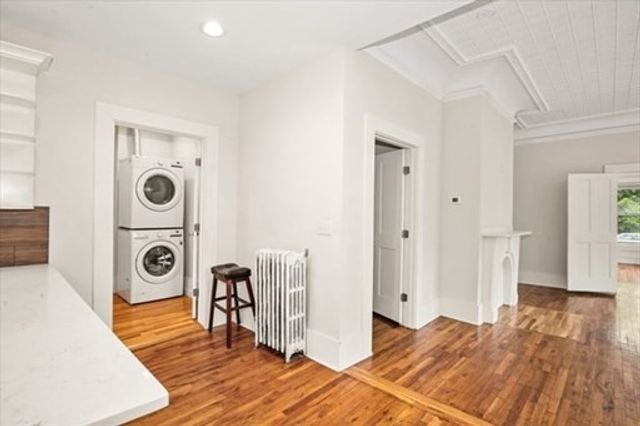 35 Oak Ave 1, Worcester, MA 01605