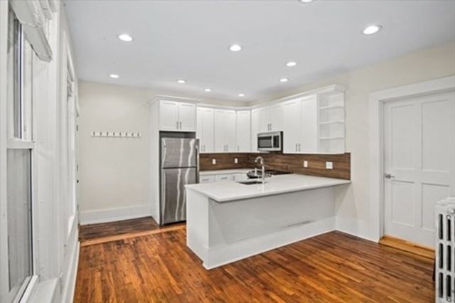35 Oak Ave 1, Worcester, MA 01605