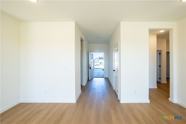 727 Liberty Park Drive, Belton, TX 76513