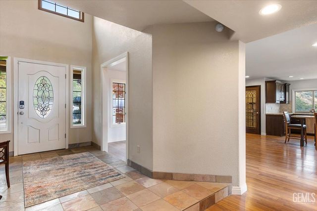 24050 Jacaranda Drive, Tehachapi, CA 93561