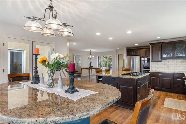 24050 Jacaranda Drive, Tehachapi, CA 93561