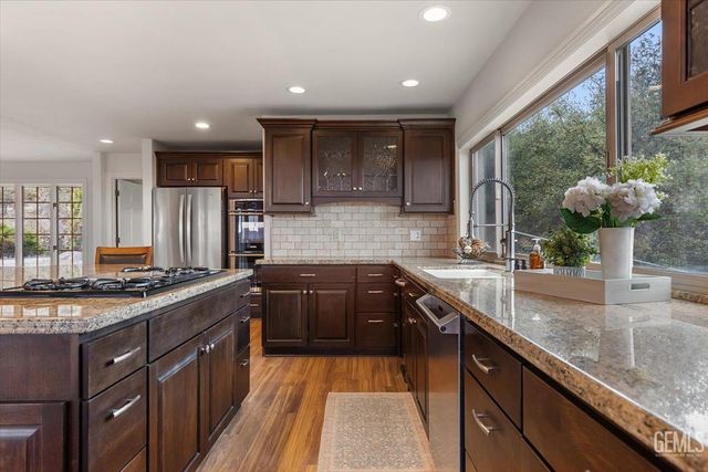 24050 Jacaranda Drive, Tehachapi, CA 93561