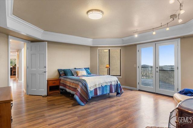 24050 Jacaranda Drive, Tehachapi, CA 93561