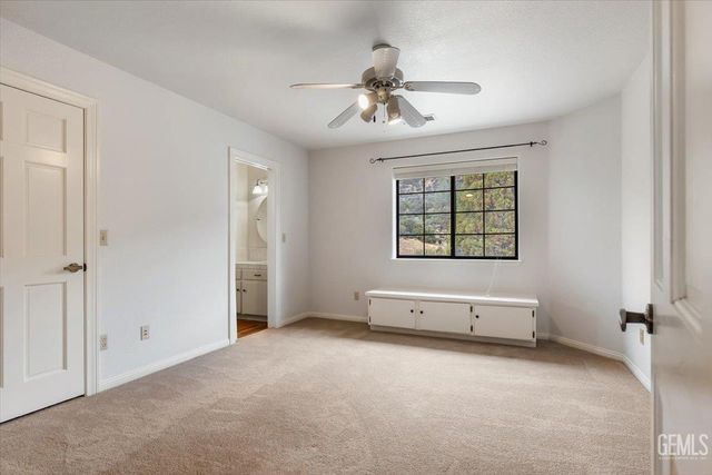 24050 Jacaranda Drive, Tehachapi, CA 93561