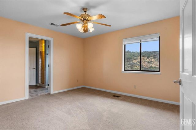 24050 Jacaranda Drive, Tehachapi, CA 93561